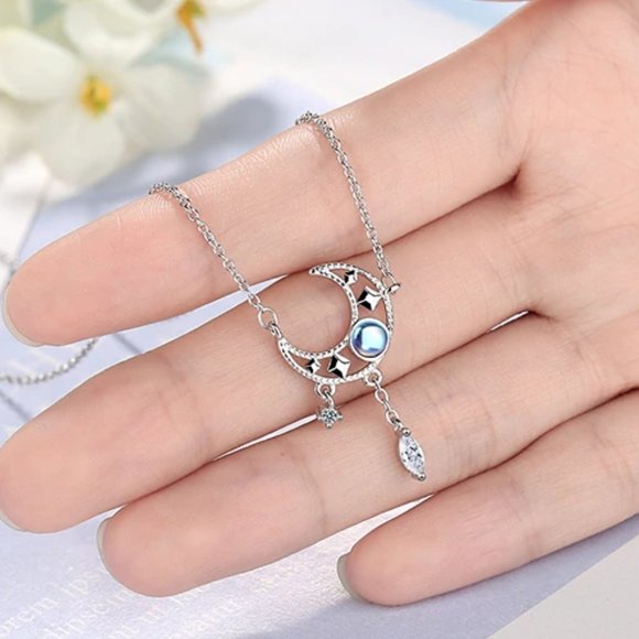 NEW 925 Sterling Silver Diamond Moon Necklace F - Picture 3 of 7